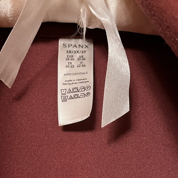 Spanx Air Essentials quarter zip. - Picture 2 of 4